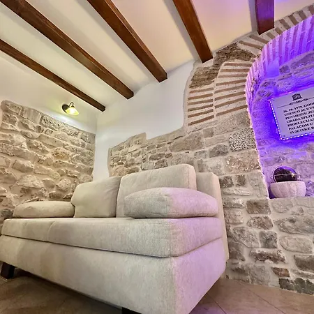 Diocletian Wine Studio Apartment Split