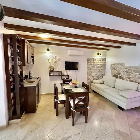Apartment Diocletian Wine Studio Apartment Split